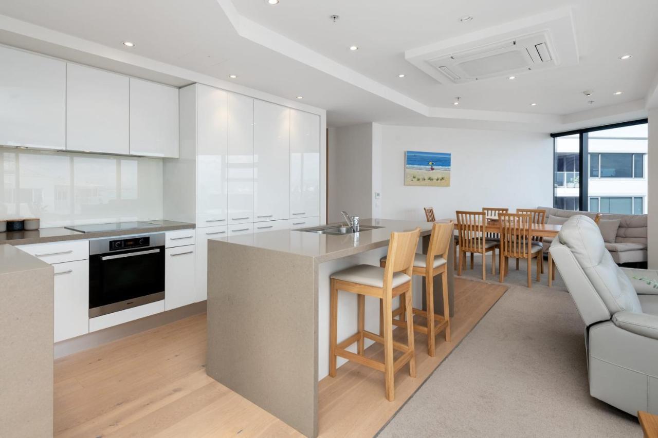Superb Elevated Views Of Harbour With Heated Pool, Gym & Parking Apartamento Mount Maunganui Exterior foto