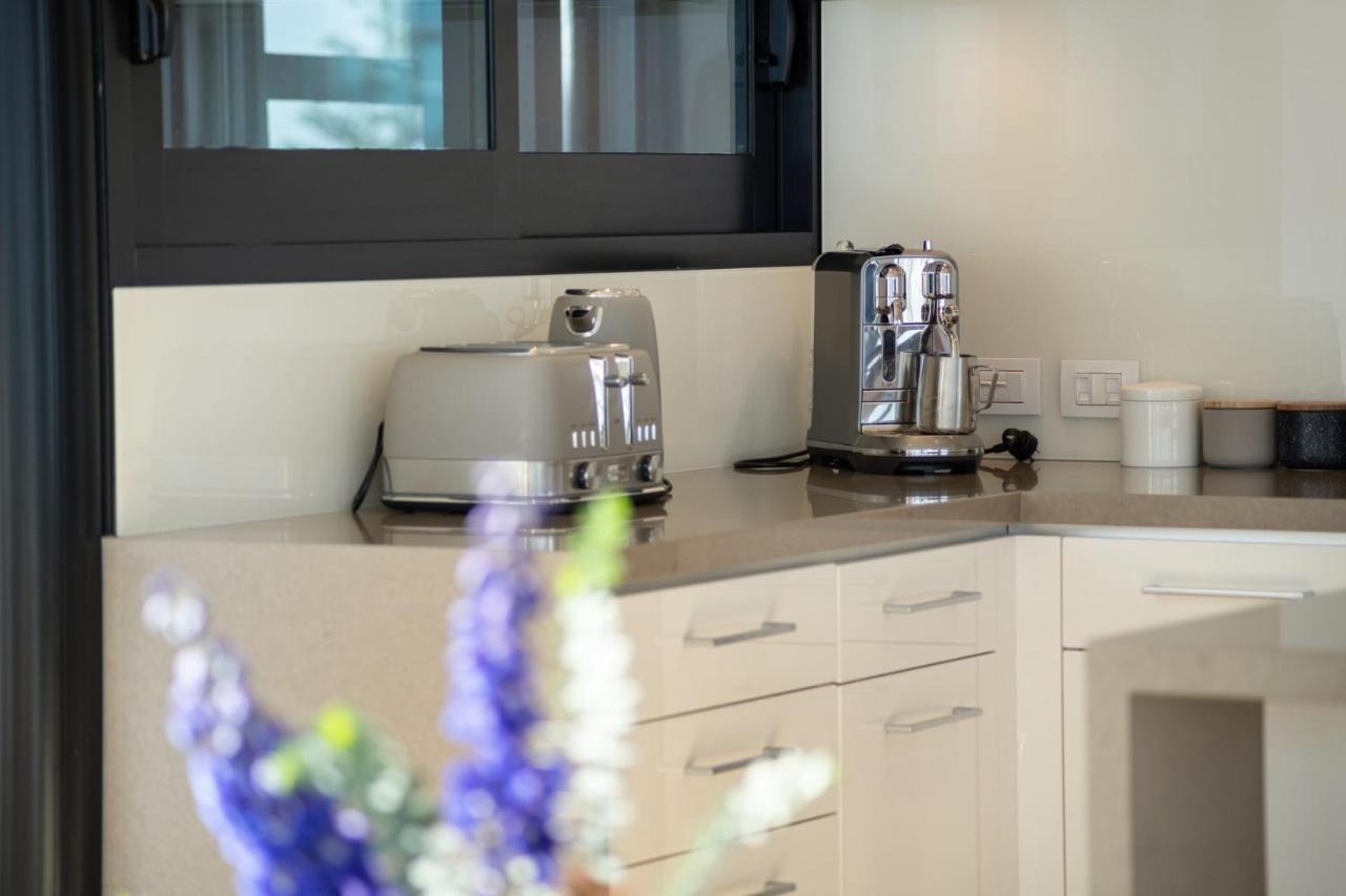 Superb Elevated Views Of Harbour With Heated Pool, Gym & Parking Apartamento Mount Maunganui Exterior foto