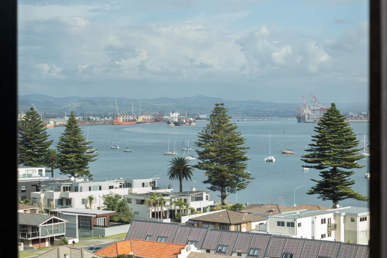 Superb Elevated Views Of Harbour With Heated Pool, Gym & Parking Apartamento Mount Maunganui Exterior foto