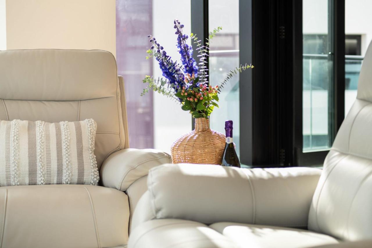 Superb Elevated Views Of Harbour With Heated Pool, Gym & Parking Apartamento Mount Maunganui Exterior foto