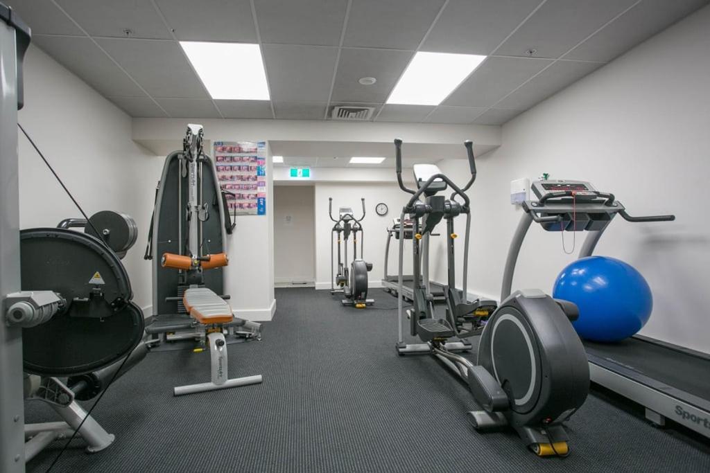 Superb Elevated Views Of Harbour With Heated Pool, Gym & Parking Apartamento Mount Maunganui Exterior foto