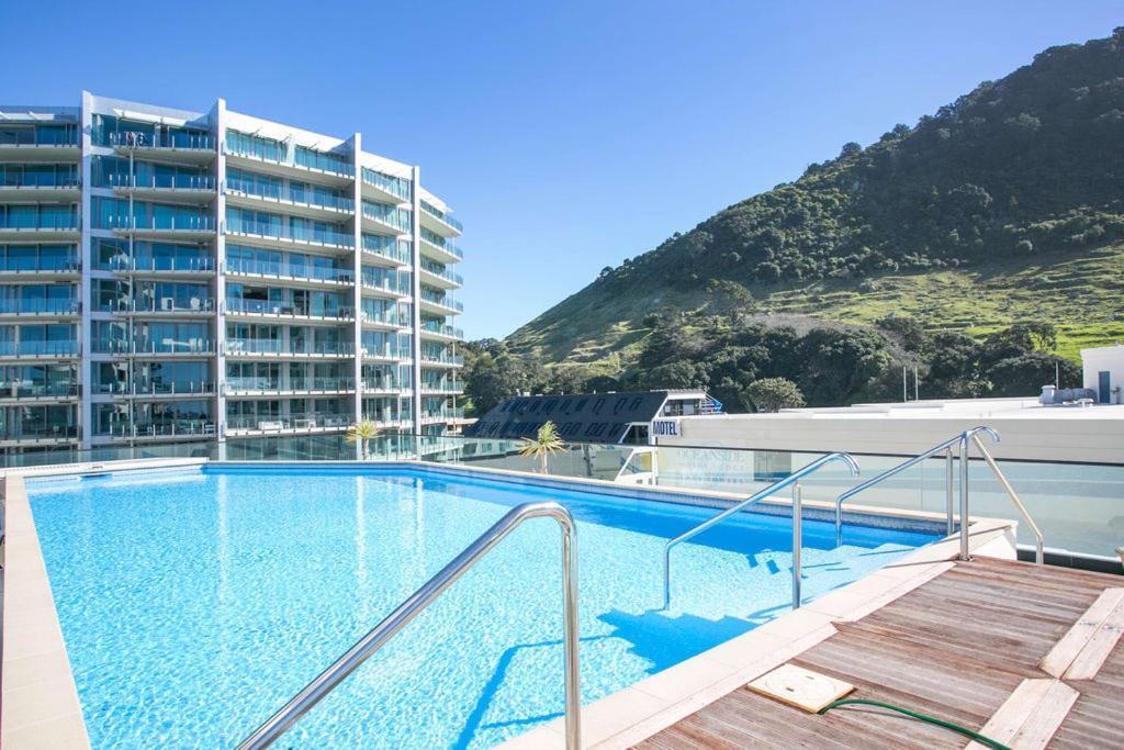 Superb Elevated Views Of Harbour With Heated Pool, Gym & Parking Apartamento Mount Maunganui Exterior foto
