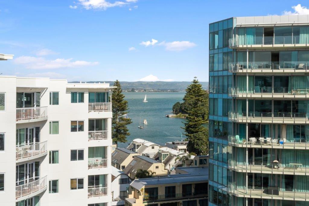 Superb Elevated Views Of Harbour With Heated Pool, Gym & Parking Apartamento Mount Maunganui Exterior foto